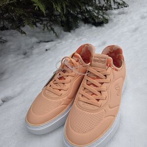 Skechers Snoop Dogg Edition - Peach Color, Size 7 US, Limited Style